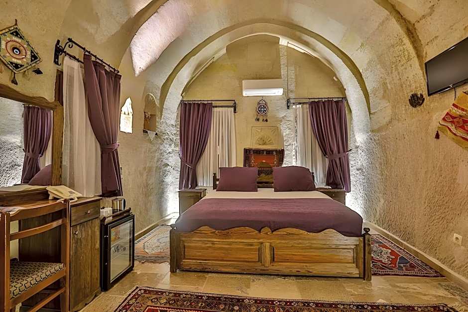 Hidden Cave Hotel