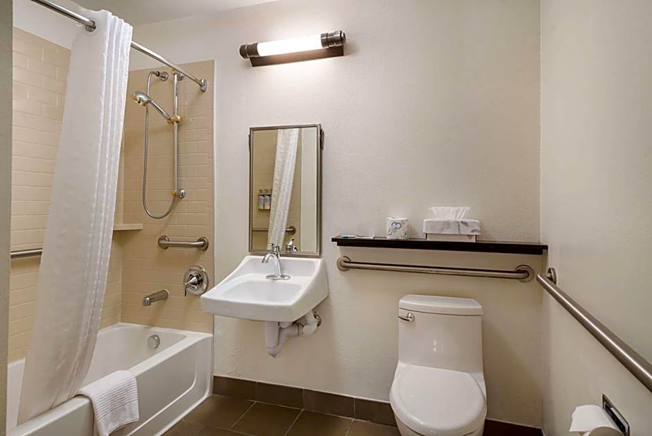 Sonesta Simply Suites Hampton