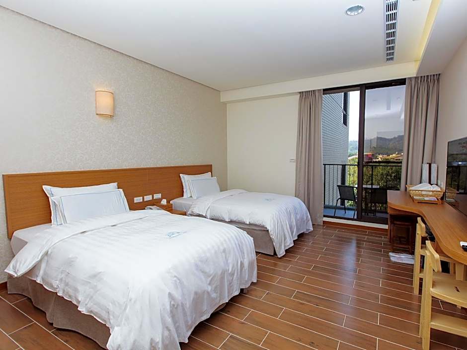 兩腳詩集綠活學旅 l 全自助入住旅館 l