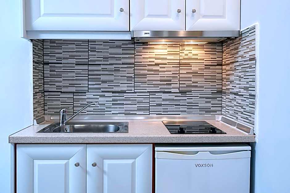 Kamelia & Semeli Hotel