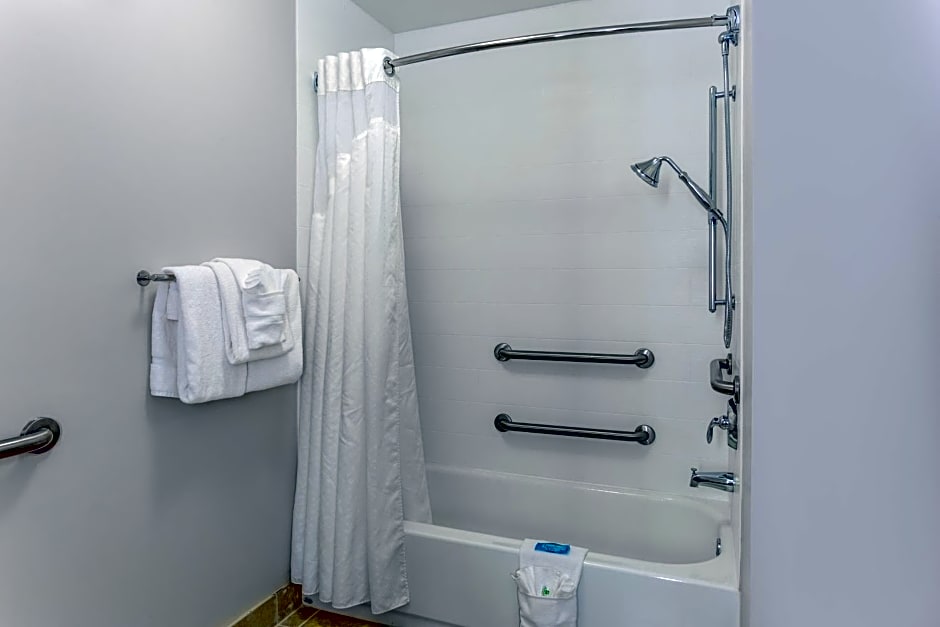 Holiday Inn Express & Suites Vandalia By IHG