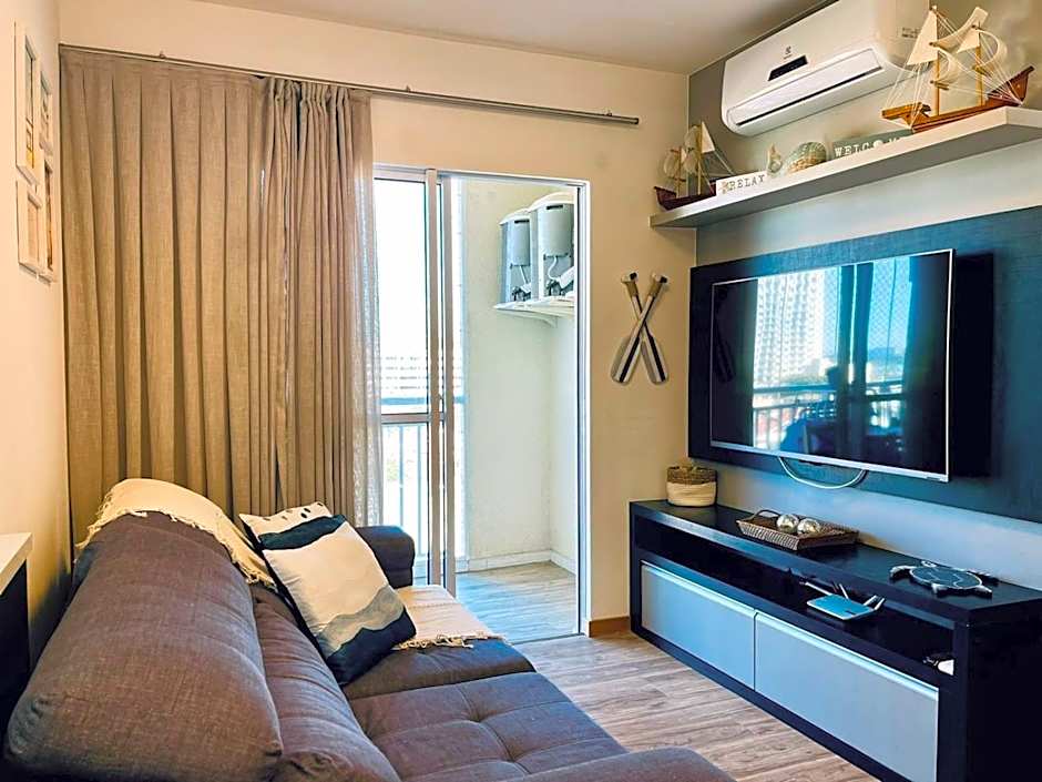 Apto 6º andar, 200m praia, 15min Beto Carrero, 2 quartos, sacada com churrasqueira