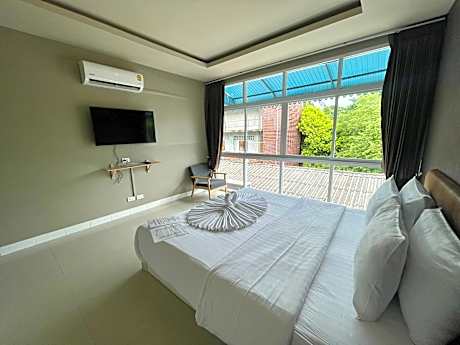 Superior Garden Room