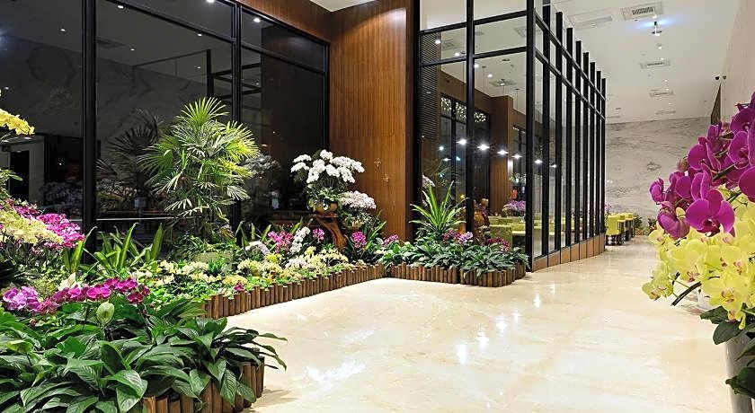 Aeris International Hotel