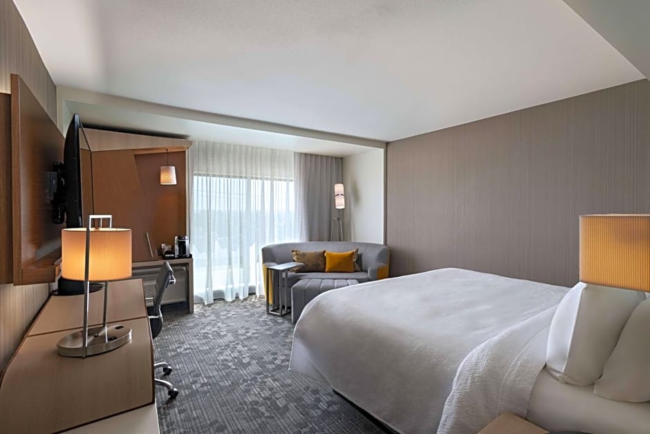 Courtyard by Marriott Dallas Grand Prairie