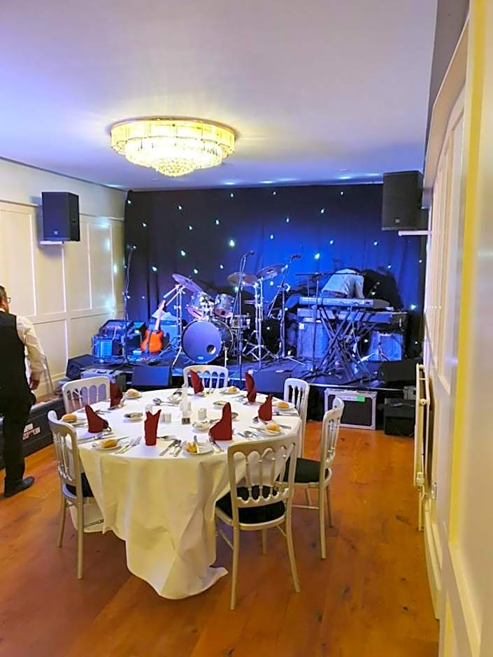 Delmont Hotel & View Restaurant