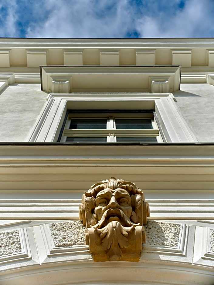 Hotel Altus Palace - Destigo Hotels