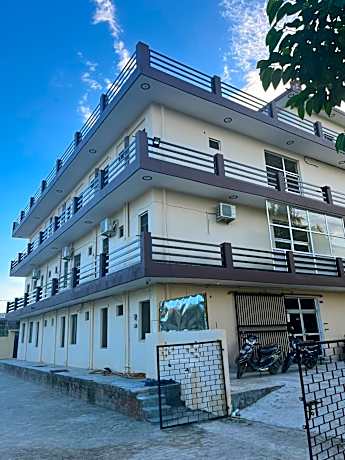 Shree Raj Homestay AC Room