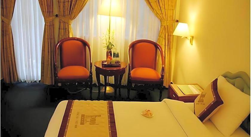 Royal Hotel