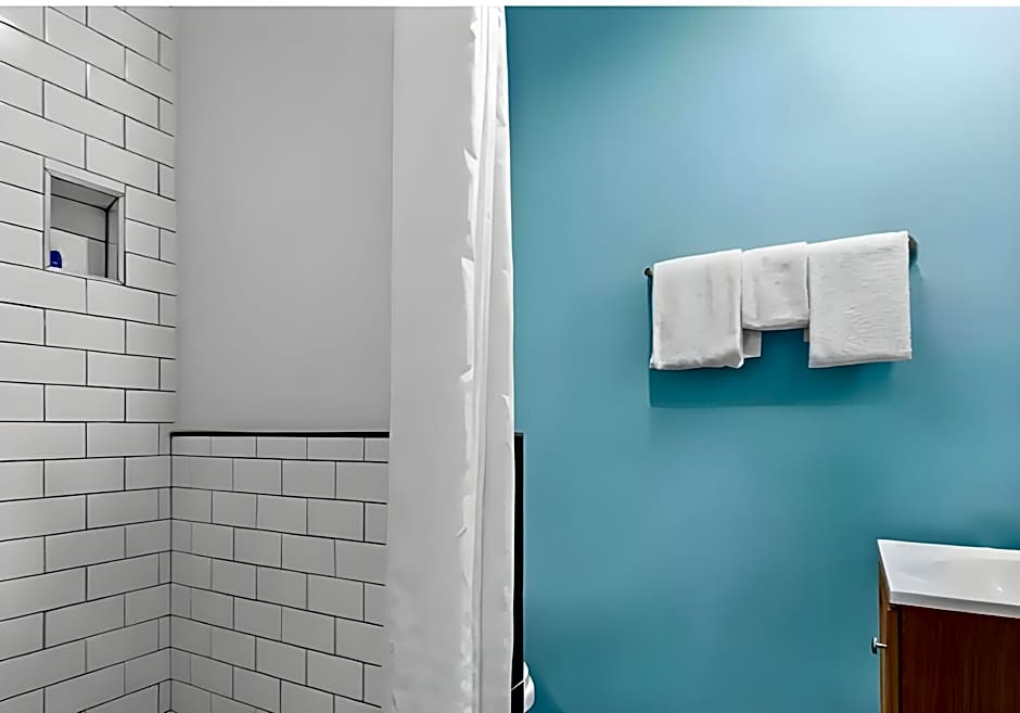 Rodeway Inn & Suites North Hollywood Burbank Airport - Universal Area