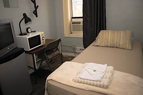 Single Room with Shared Bathroom