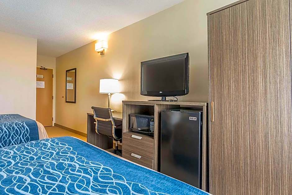 Comfort Inn Levis