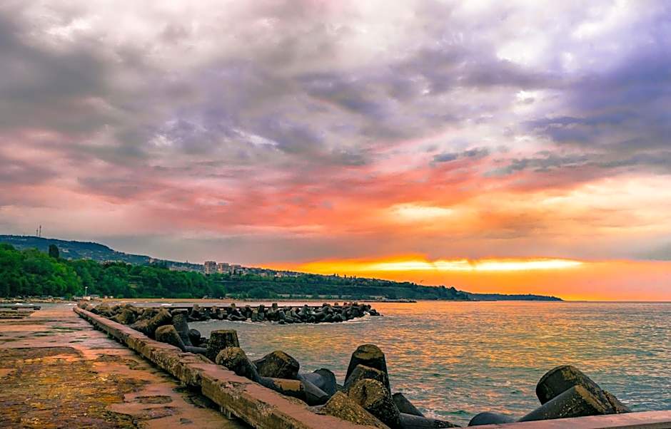 Art Green Boutique Hotel