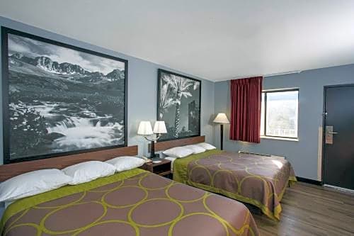 Super 8 by Wyndham Naples
