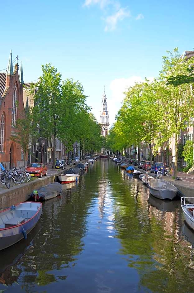 Rembrandtplein Bed & Breakfast