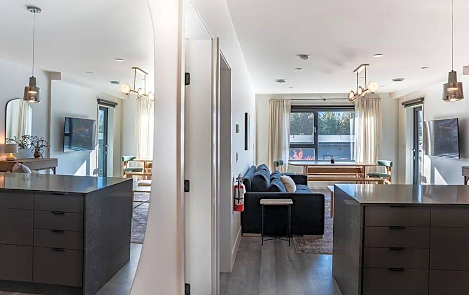 Snowed Inn - Stunning 3 Bedroom Condo