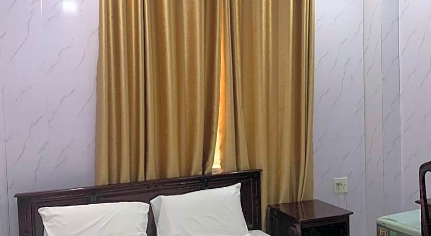 Thi Long Phung Hotel