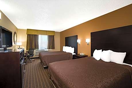 Queen Room with Two Queen Beds - Non-Smoking