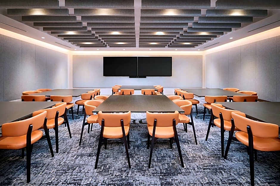 Omage Hotel, Montreal Laval, a Tribute Portfolio Hotel