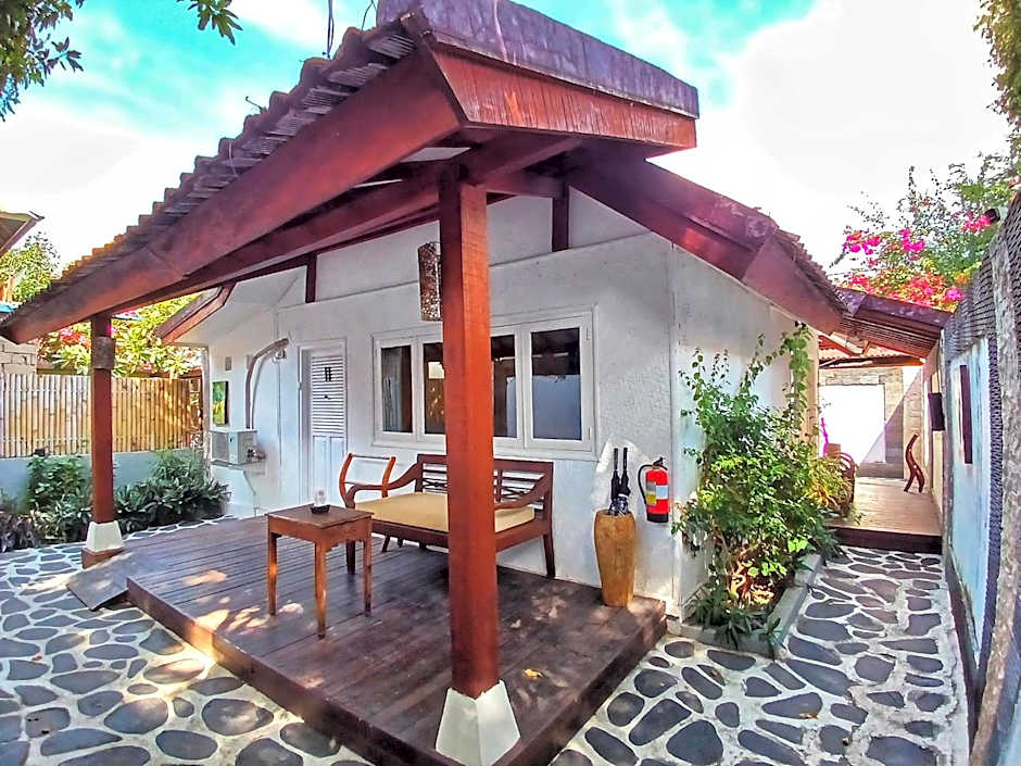 Scallywags Smugglers