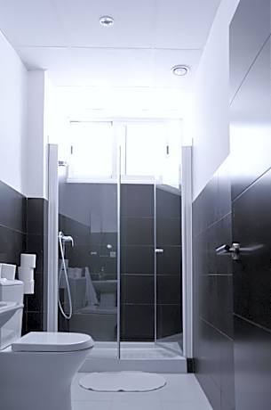 6 Bed Private Room with Private Bathroom