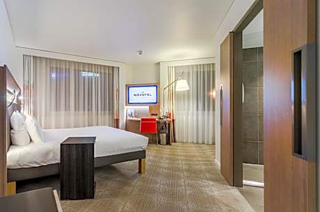 Executive Queen Room with Sofa