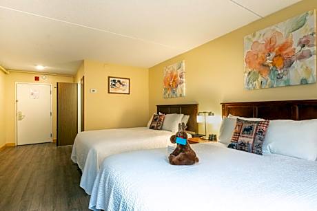 Two Queens Room