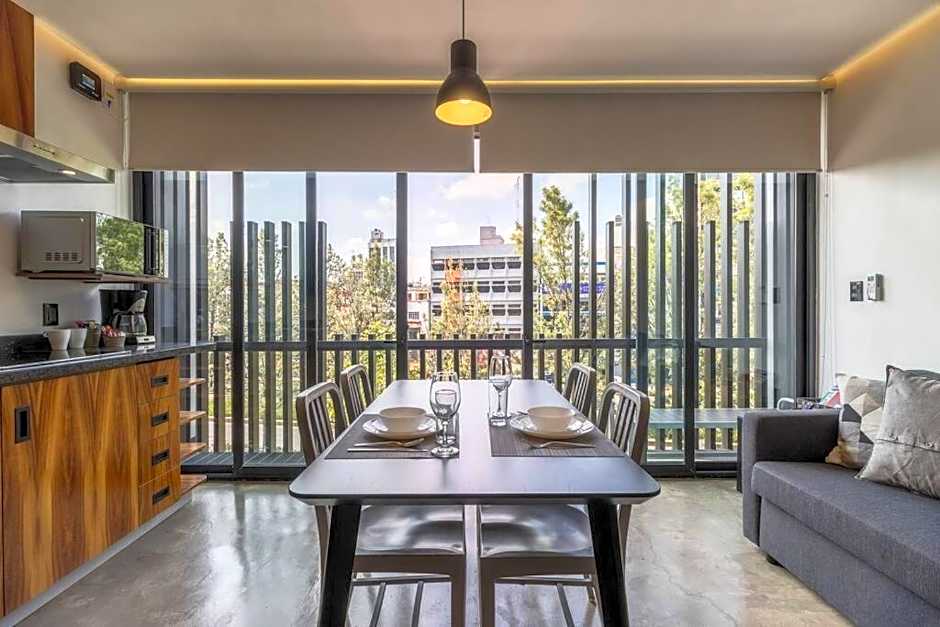 L102 New studio apt 1Bdrm 1bath AC Rooftop