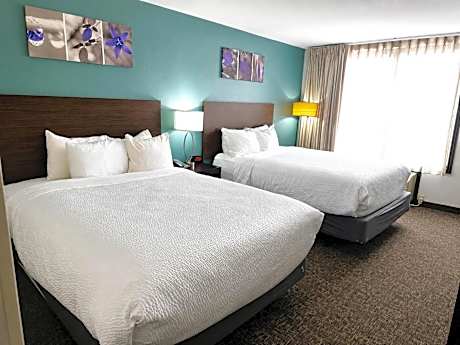 Queen Room with Two Queen Beds - Disability Access