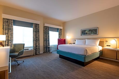 King Room with Tub - Mobility and Hearing Access