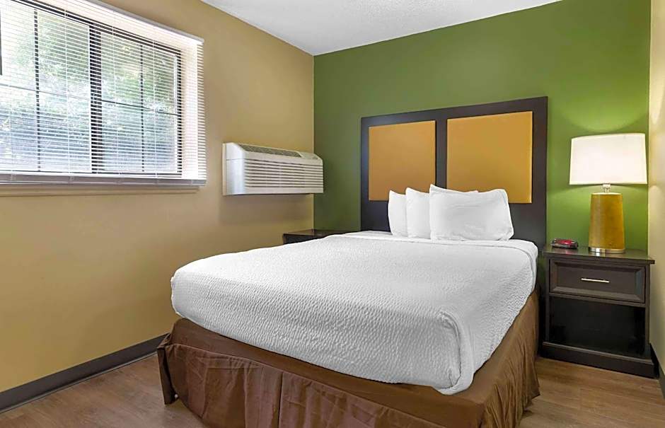 Suburban Studios Cary - RDU Airport