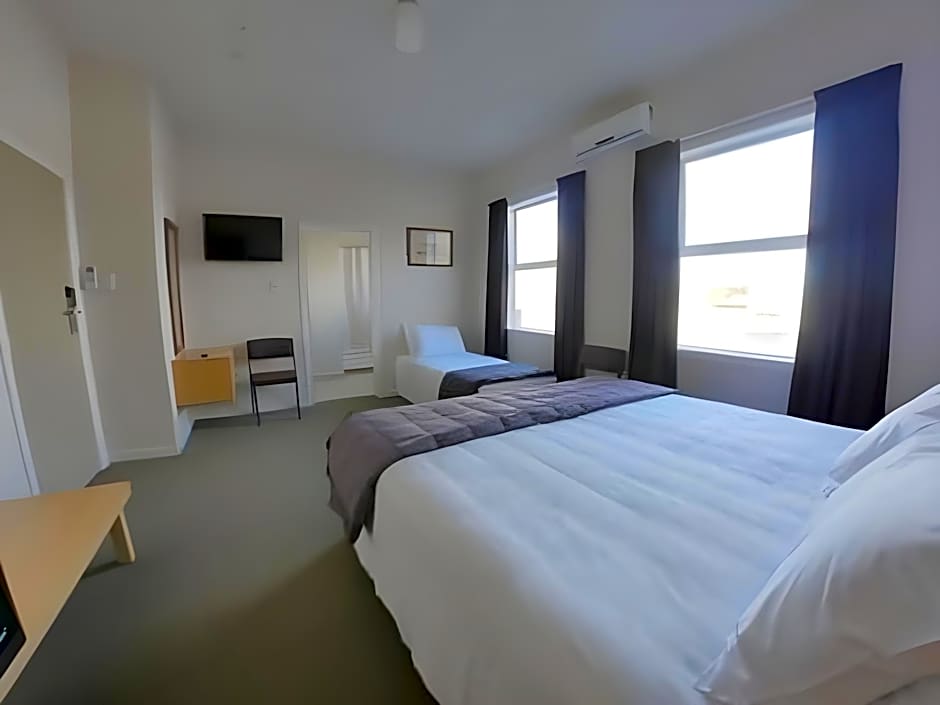 Photo 1 of 2 of Triple Room