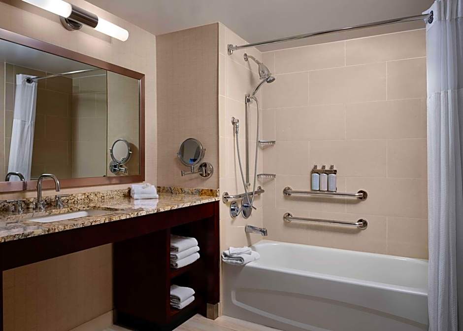 Sonesta Redondo Beach & Marina