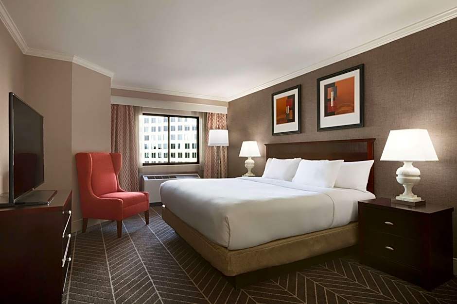 Hilton Arlington And Towers