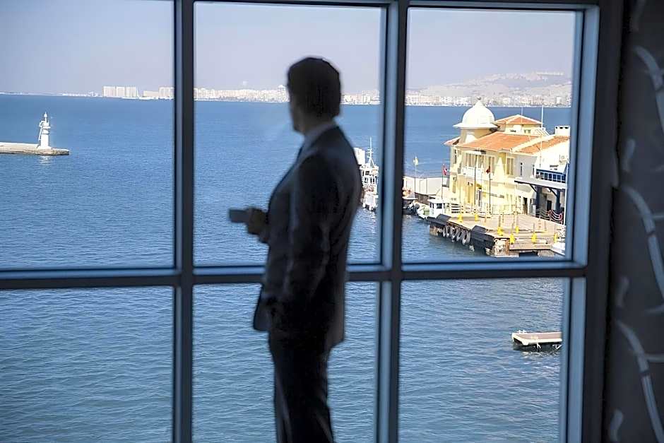 Pasaport Pier Hotel