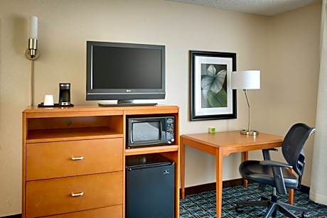 2 Queen Beds Hearing Accessible