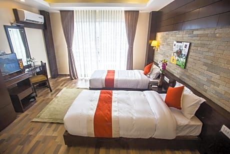 Family Room with Mountain View, 15% off on Food and Beverages, 20% off on Spa, Steam and Sauna