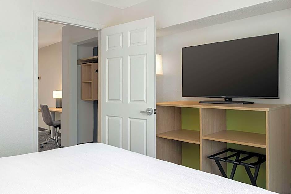 Spark by Hilton Summerville