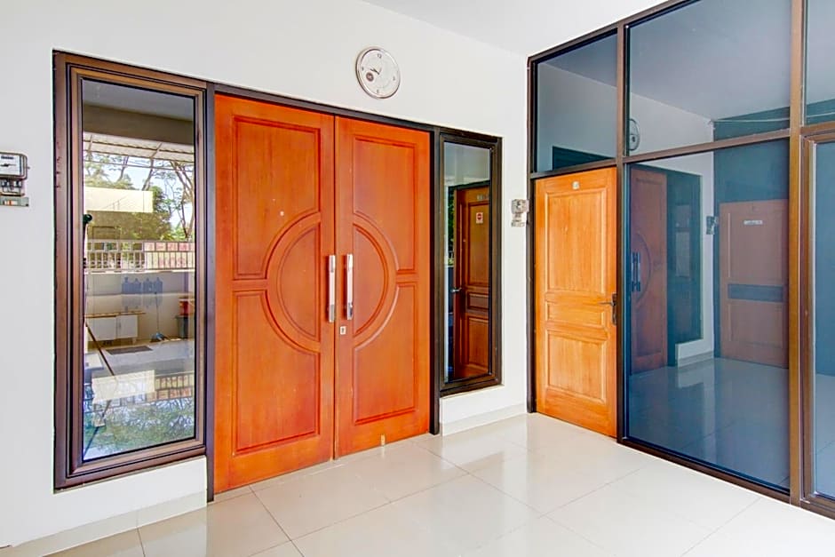 OYO Life 89990 Kost Waterfront 75 Sub