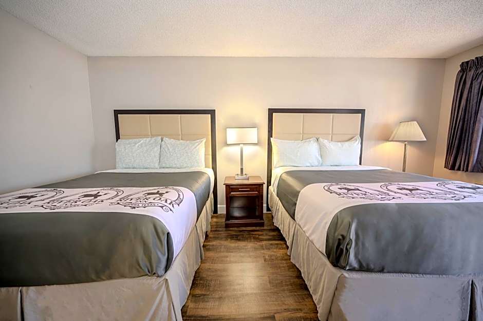 RIVER OAK INN