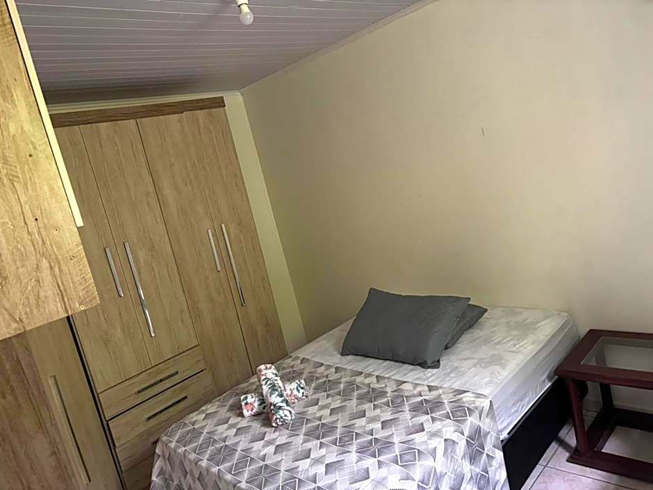 Recanto Pousada JU&JU com piscina COMPARTILHADA