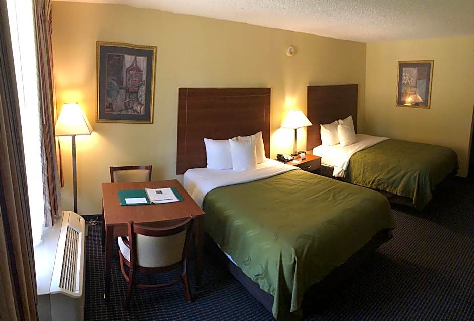 Photo 1 of 4 of 2 Double Beds, Nonsmoking