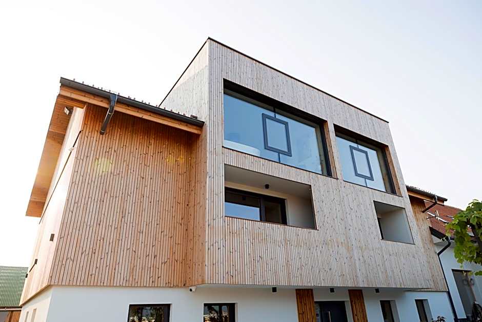 Tourist Farm HOTEL FROST