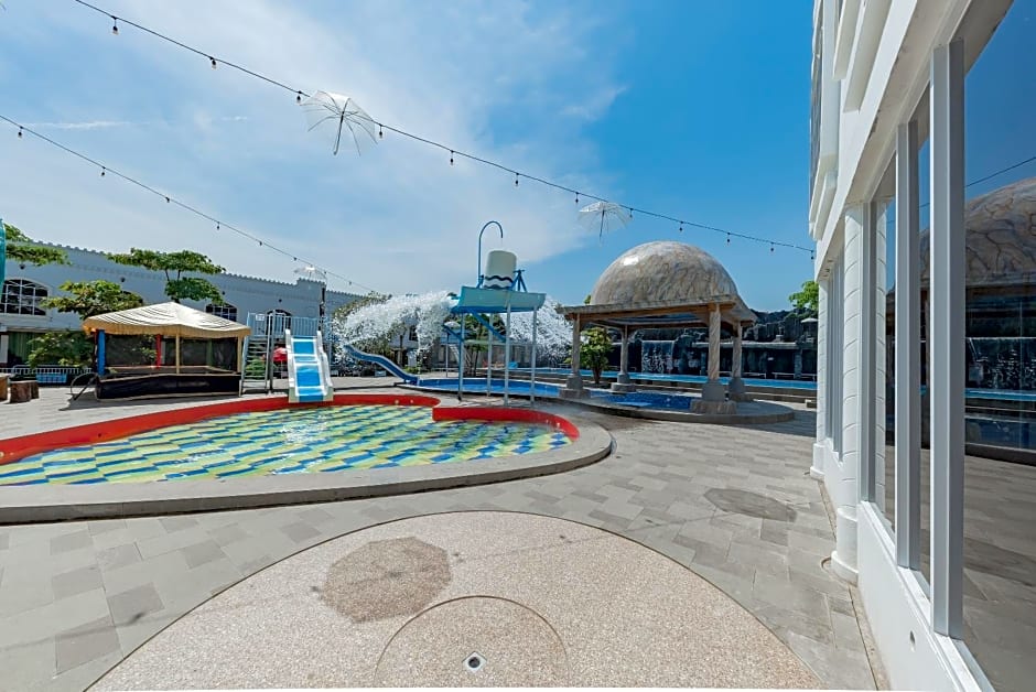 RedDoorz @ Niagara Waterpark