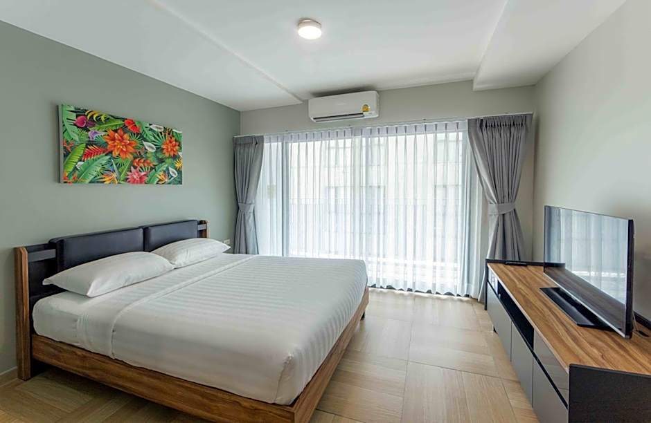 Photo 1 of 12 of Studio 1 Queen Bed