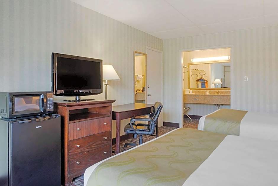 Quality Inn Fredericksburg near Historic Downtown
