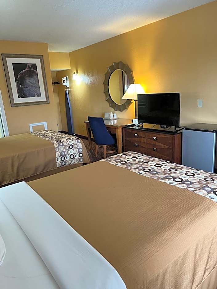 Photo 1 of 5 of Double Room