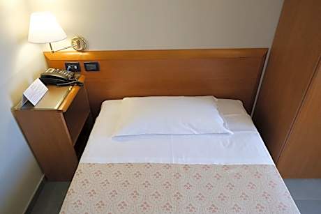 Single Room with French Bed