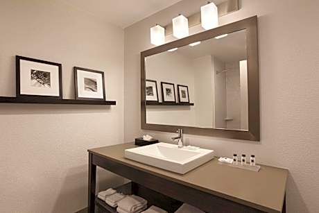 2 Queen Beds, Suite, Nonsmoking