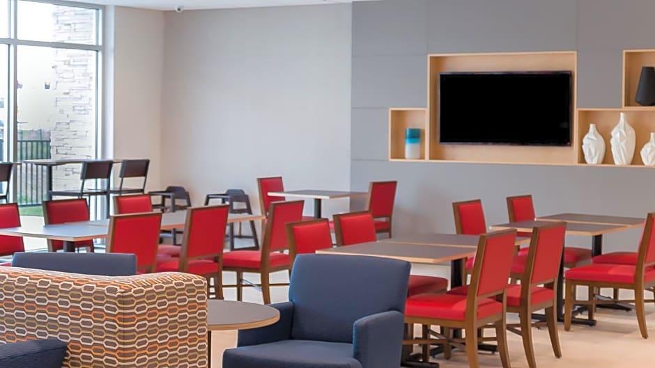 Holiday Inn Express & Suites - Tampa East - Ybor City, an IHG Hotel